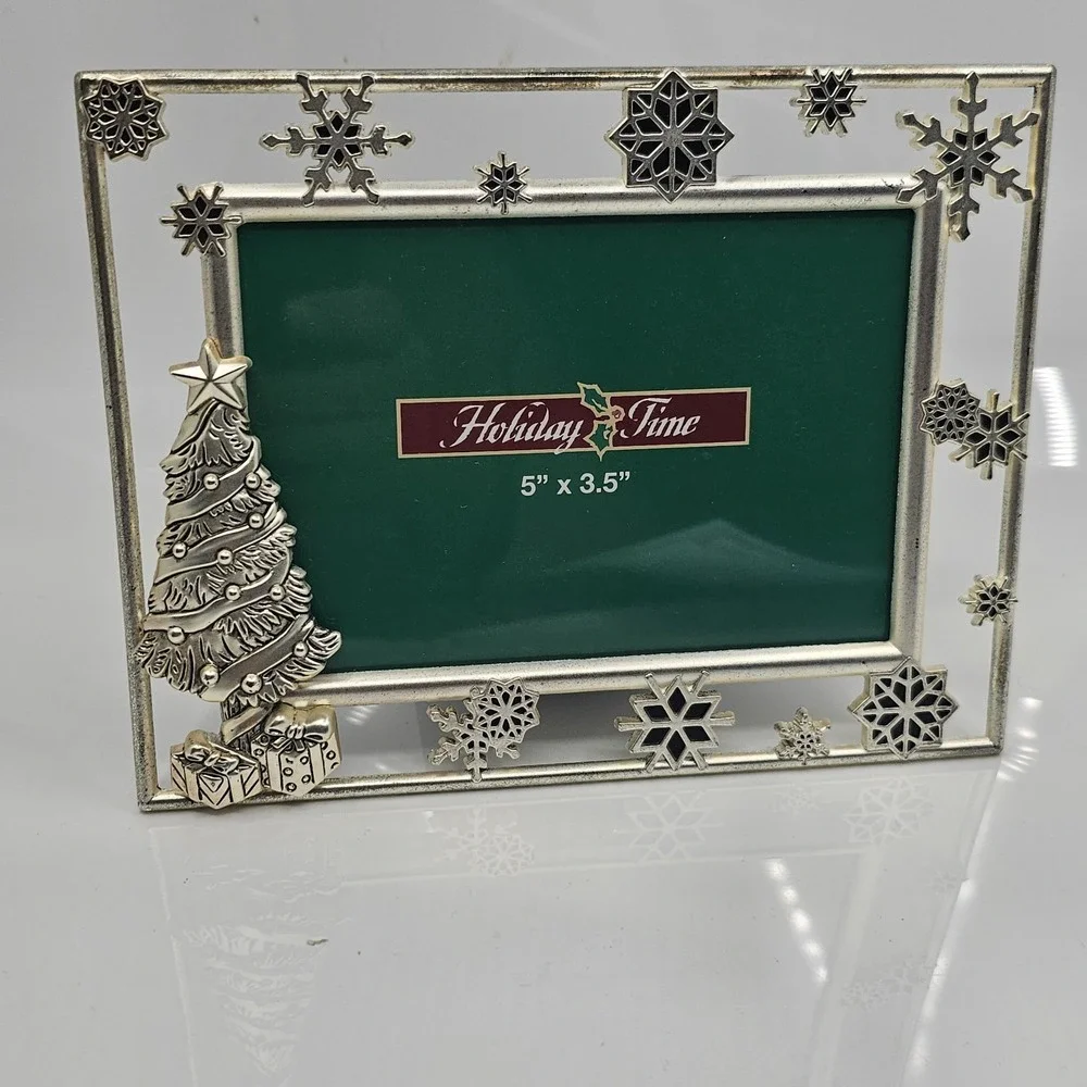 Holiday Time Christmas Tree Metal Picture Frame 5x7 Inch Photo